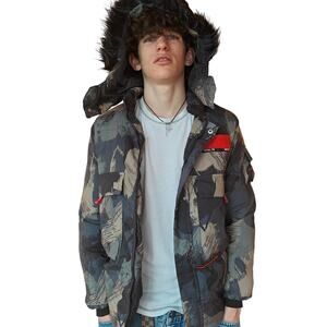 Hooded Abstract Camo Puffer Jacket Red Accents Unbranded 160 (20x28)